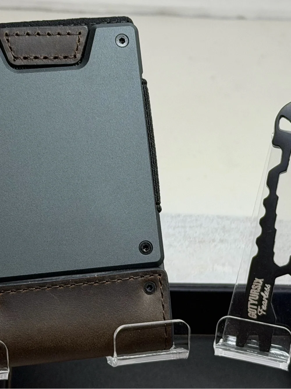 MENS SLIM METAL CARD HOLDER CASH STRAP MINIMALIST PULL TAB WALLET w/MULTI-TOOL👀
